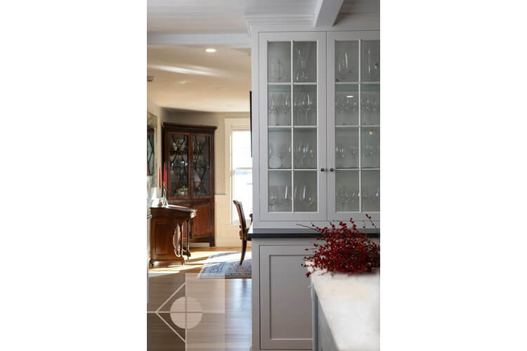 Link to a kitchen image of the Round Pond Harbor home designed by Phelps Architects.